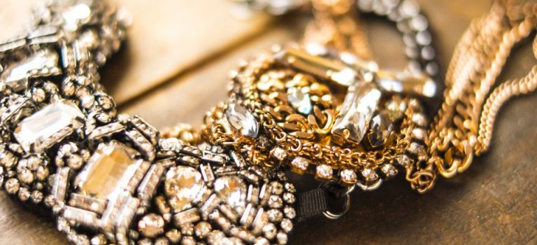 オリジナル帽子で魅せる個性とスタイル オリジナル帽子で魅せる個性とスタイル